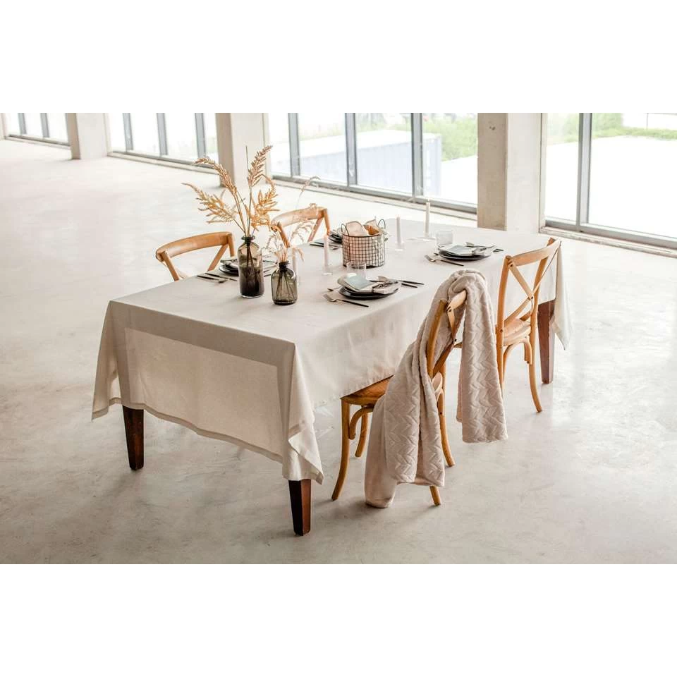 Giftbox-Tafellinnen-Dine In Style-extra Lang Tafelkleed-Lichtgrijs 5 Giftbox-Tafellinnen-Dine In Style-extra Lang Tafelkleed-Lichtgrijs - Afbeelding 3