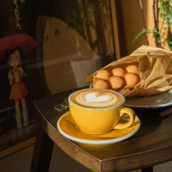 Egg Koffiekop Met Schotel - Set Van 2 - 150ml - Geel -Beroemde Servies Winkel 1000093473 0102